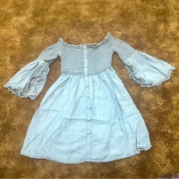 Venus Chambray Off Shoulder Dress Gathered Bust Faux Button Front Size 6 - Picture 1 of 10